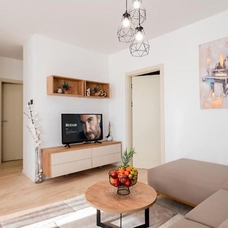 Apartment Kona - Free Parking & Self Check-In Ivanja Reka Eksteriør billede