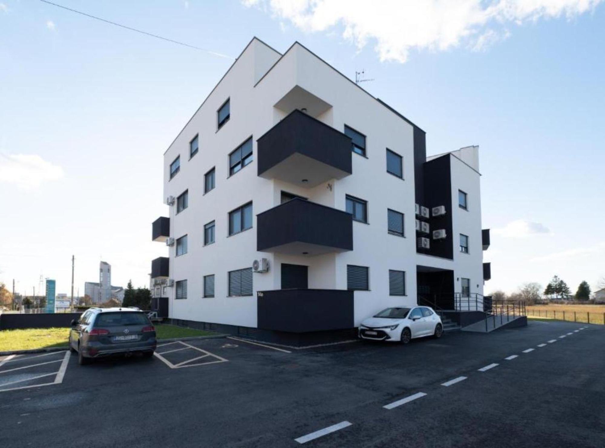Apartment Kona - Free Parking & Self Check-In Ivanja Reka Eksteriør billede