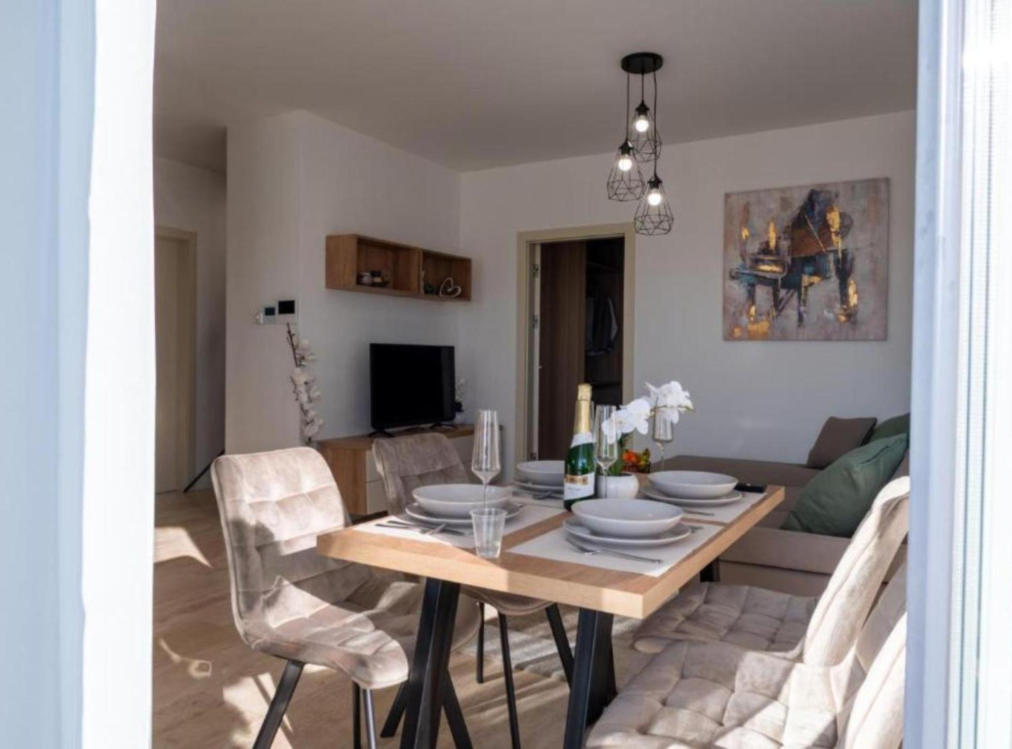 Apartment Kona - Free Parking & Self Check-In Ivanja Reka Eksteriør billede